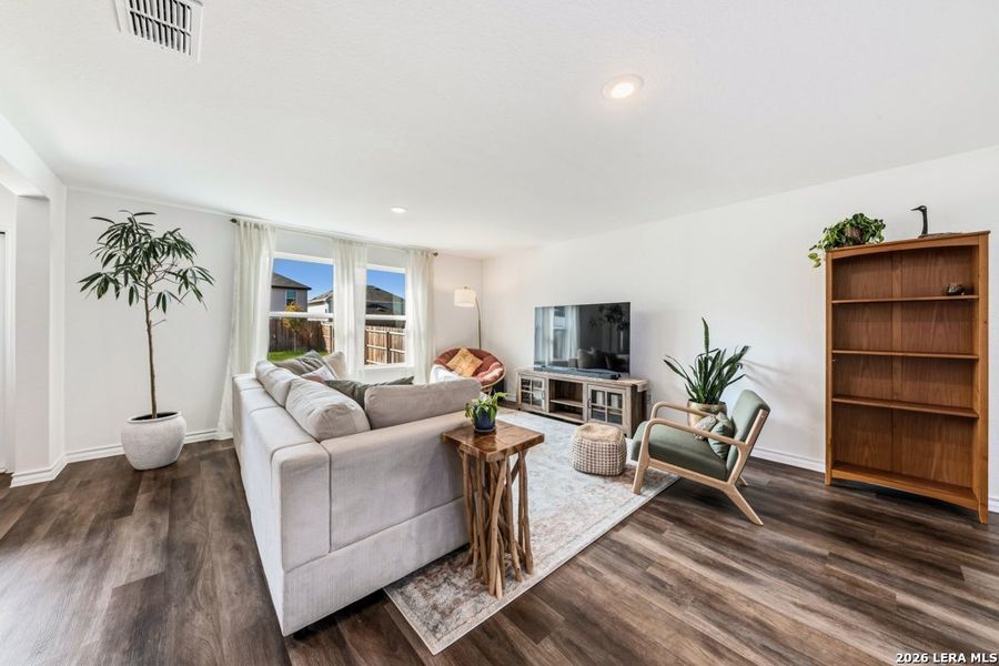 Furnished interior view inside a new home in Cinco Lakes, San Antonio (Image 19).