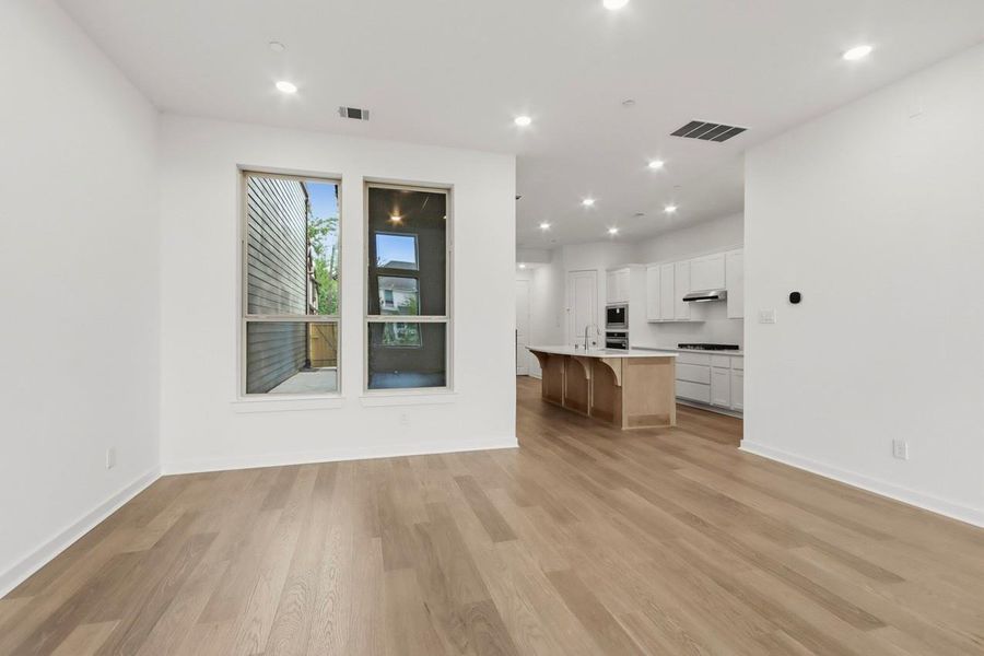Spacious, unfurnished interior of a new home in Woodforest Townhomes, Montgomery (Image 14). Spacious, unfurnished interior of a new home in Woodforest Townhomes, Montgomery (Image 14).