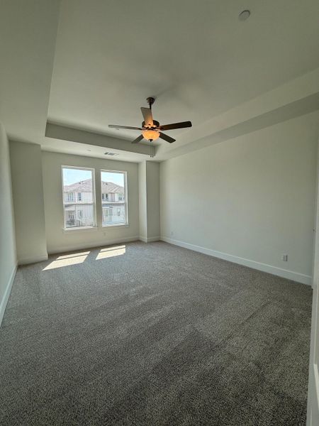 Spacious, unfurnished interior of a new home in Avery Centre, Round Rock (Image 14).
