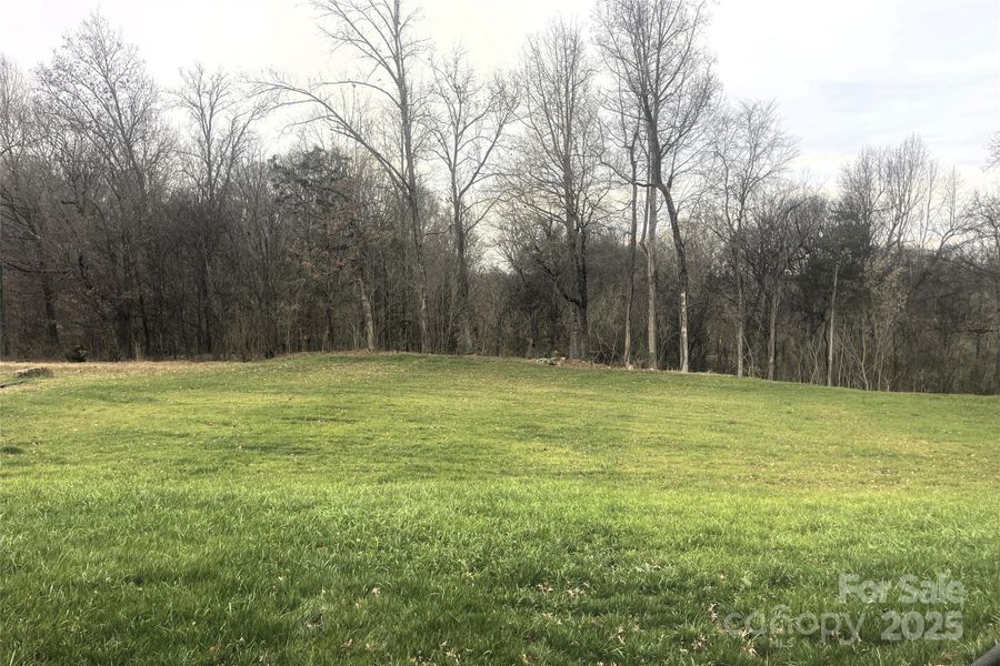 Natural landscape and outdoor views near  in Cleveland (Image 43).