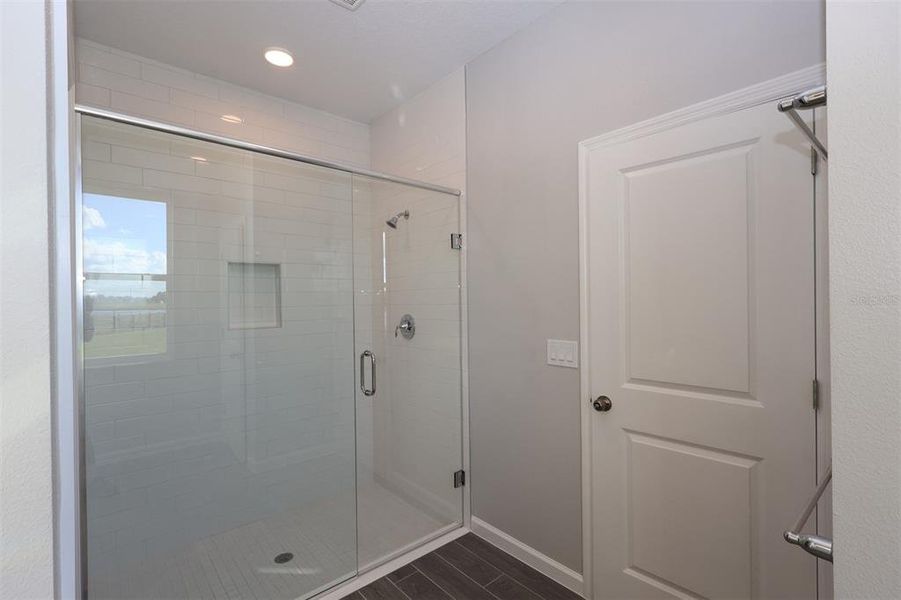 Spacious, unfurnished interior of a new home in Bay Lake Farms, St. Cloud (Image 19).