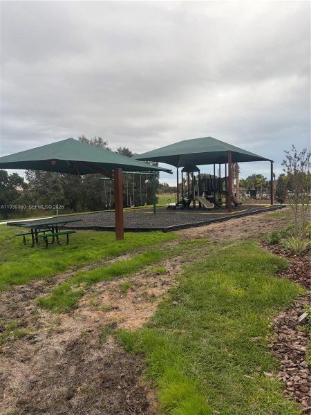 Community amenities in , Haines City (Image 44).