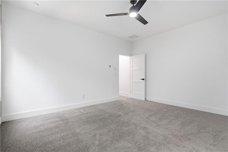 Spacious, unfurnished interior of a new home in , Jefferson (Image 38).