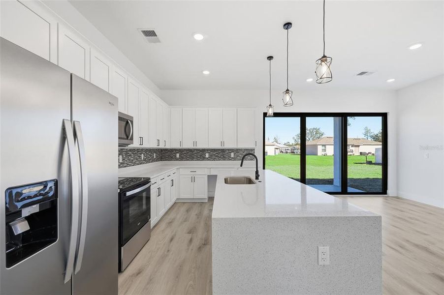 Furnished interior view inside a new home in , Ocklawaha (Image 12).