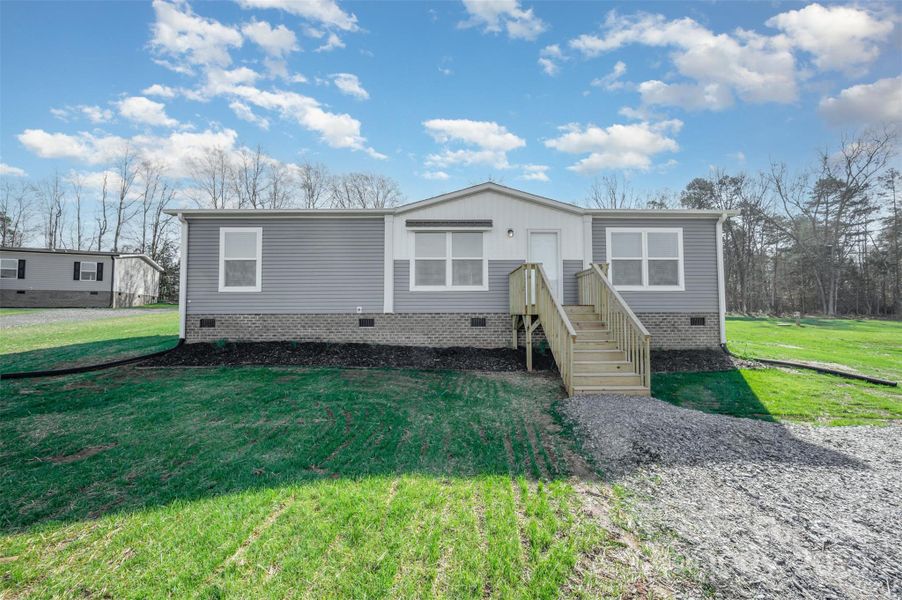 Exterior details and patio area of a home in , Shelby (Image 15).