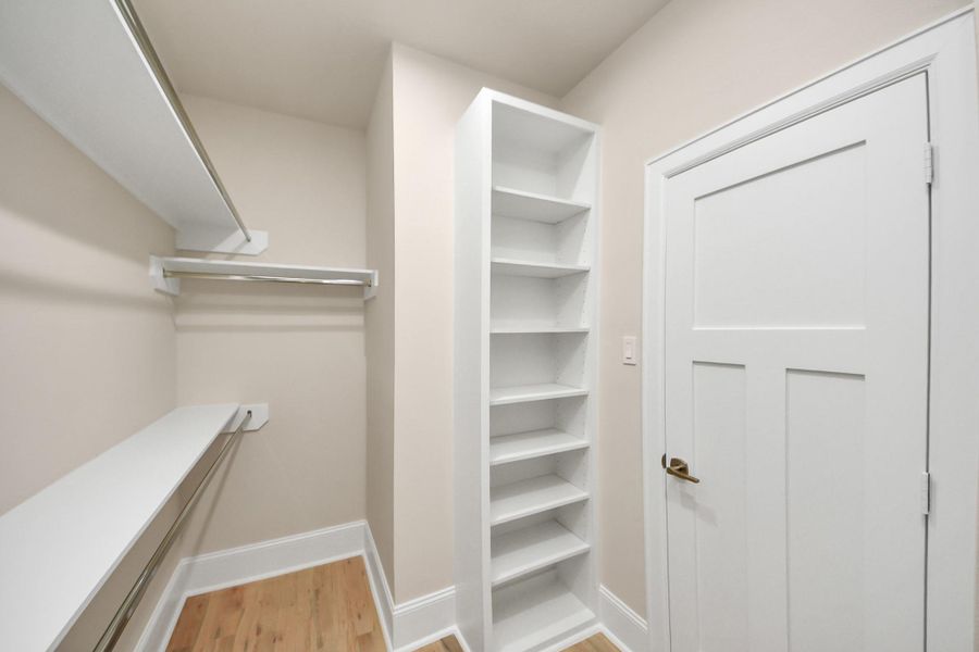 Spacious, unfurnished interior of a new home in , Houston (Image 22).