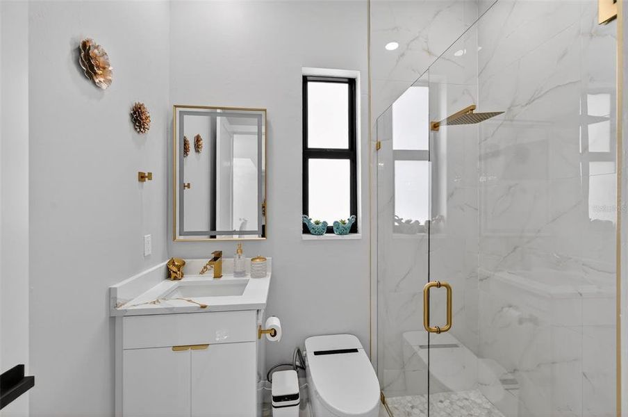 Furnished interior view inside a new home in , Lake Placid (Image 46).