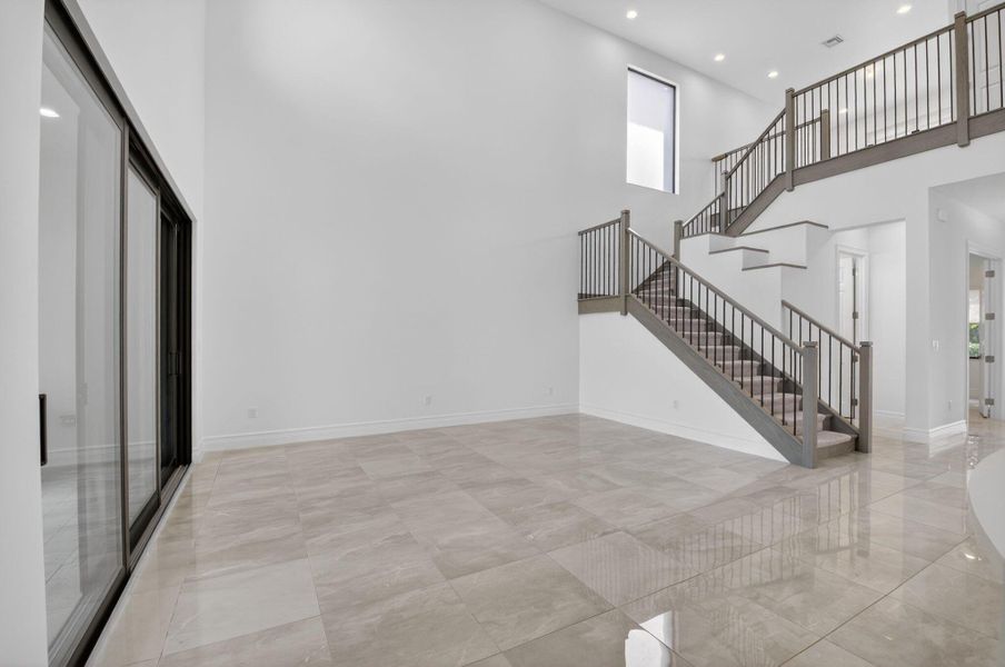 Spacious, unfurnished interior of a new home in , Boca Raton (Image 56).