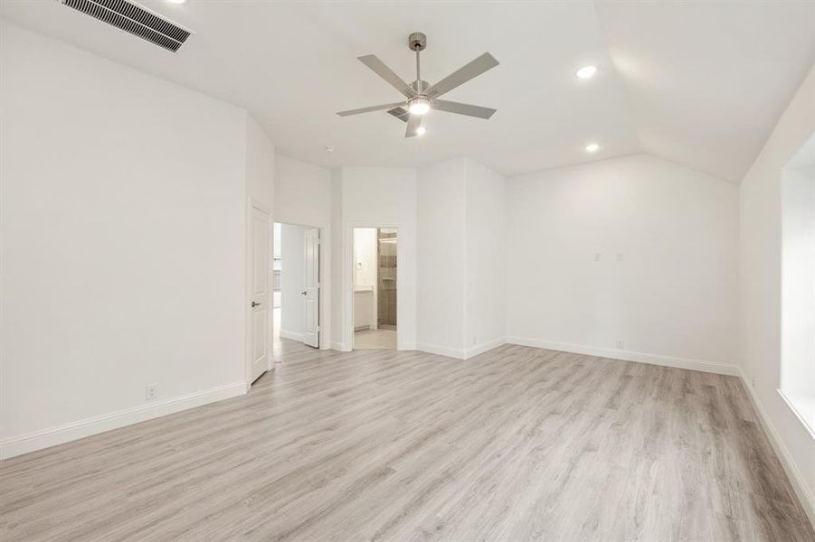 Spacious, unfurnished interior of a new home in Ridge Ranch, Mesquite (Image 25). Spacious, unfurnished interior of a new home in Ridge Ranch, Mesquite (Image 25).