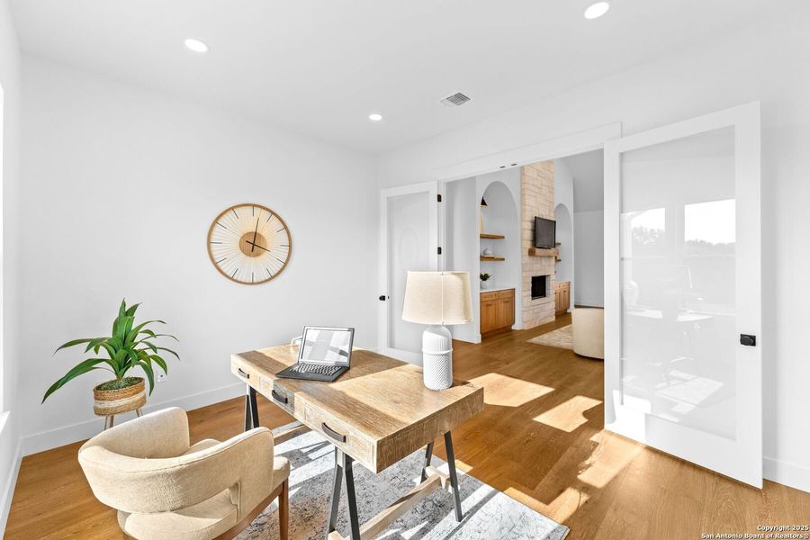 Furnished interior view inside a new home in , Boerne (Image 37).