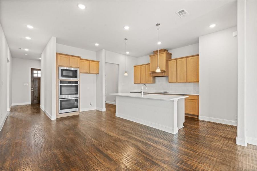 Furnished interior view inside a new home in , Venus (Image 16). Furnished interior view inside a new home in , Venus (Image 16).