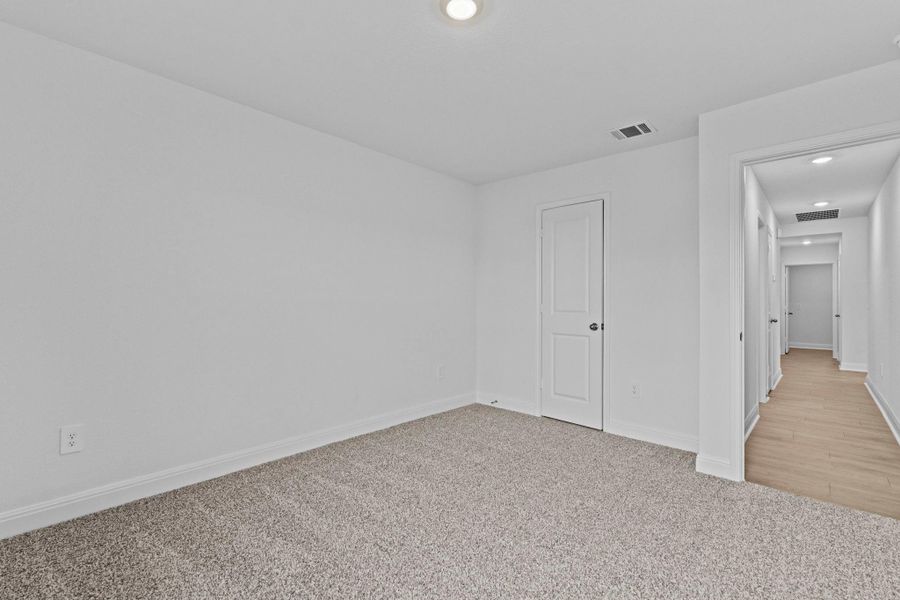 Spacious, unfurnished interior of a new home in Riverview, Georgetown (Image 16).