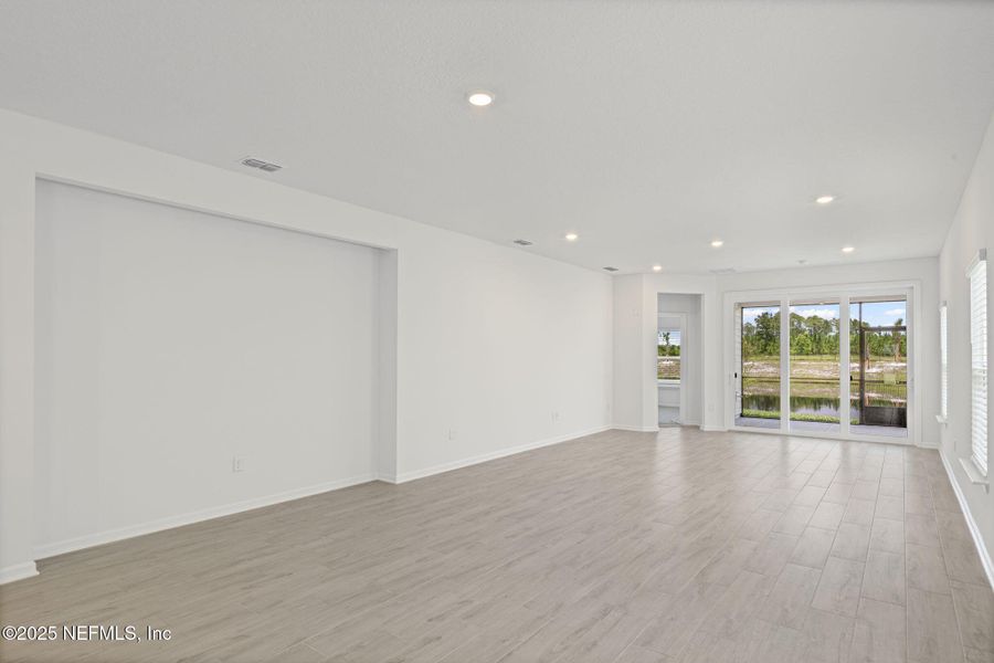 Spacious, unfurnished interior of a new home in Beacon Lake, St. Augustine (Image 44).