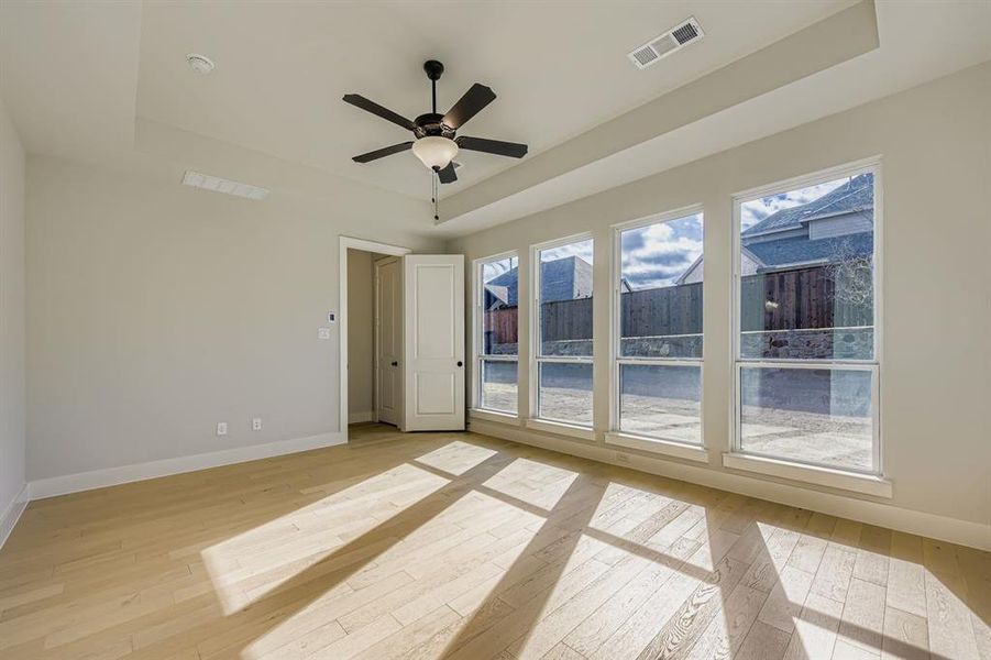 Spacious, unfurnished interior of a new home in BridgeWater 60s, Midlothian (Image 18).