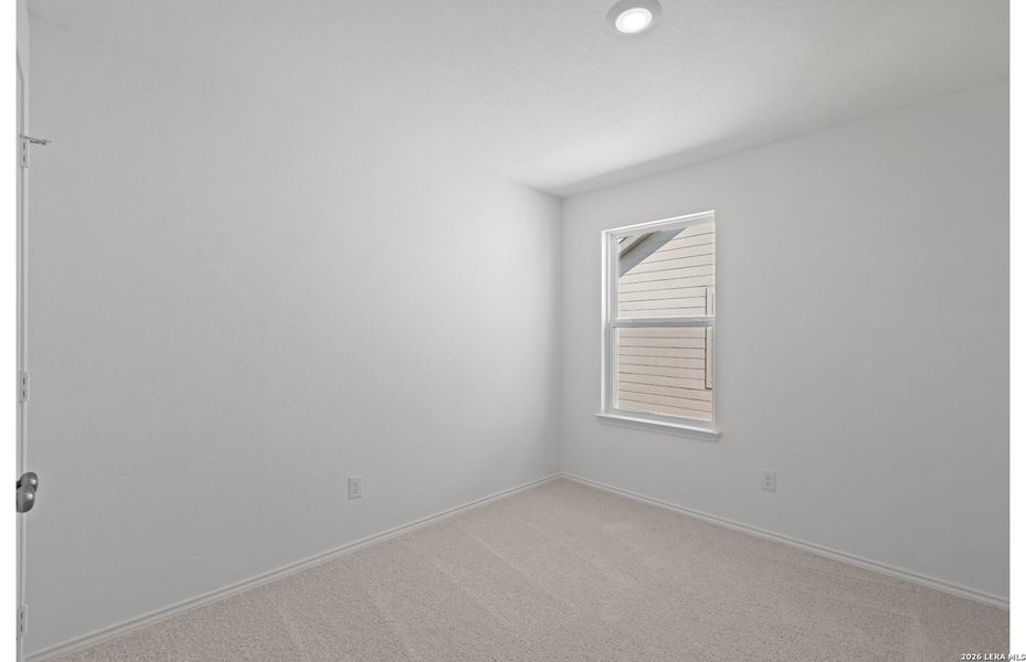 Spacious, unfurnished interior of a new home in Meadows at Clear Springs, New Braunfels (Image 20).