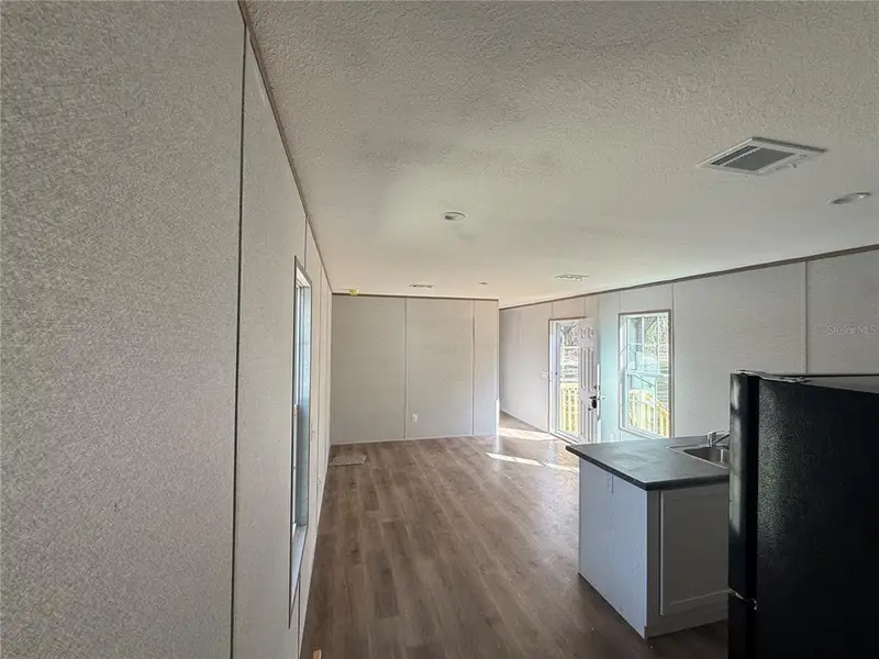 Spacious, unfurnished interior of a new home in , Ocklawaha (Image 3).