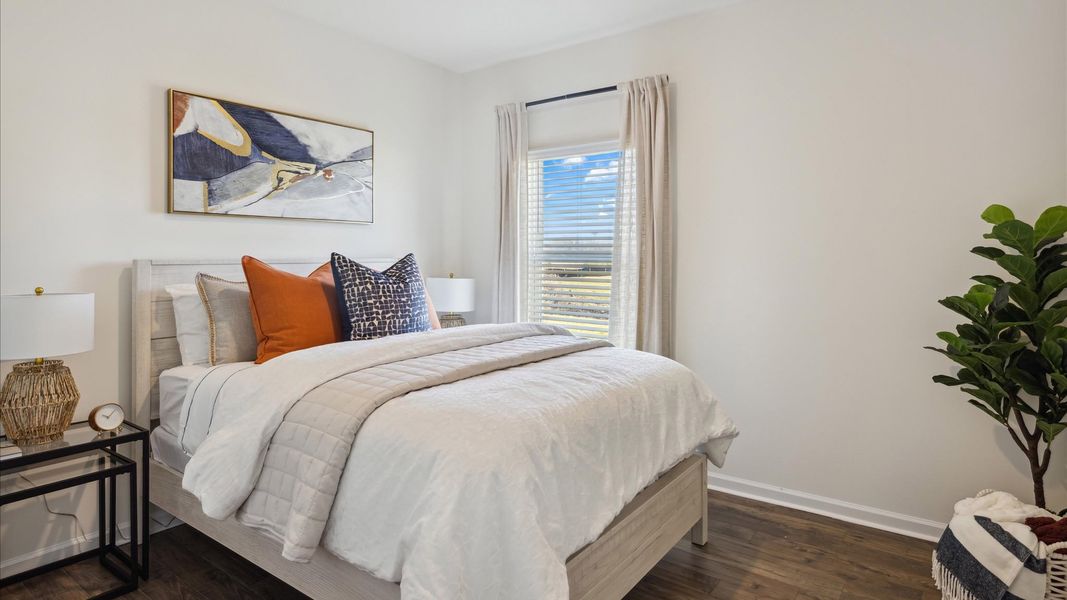 Furnished interior view inside a new home in Saint Andrews Garth, Kingsport (Image 10).