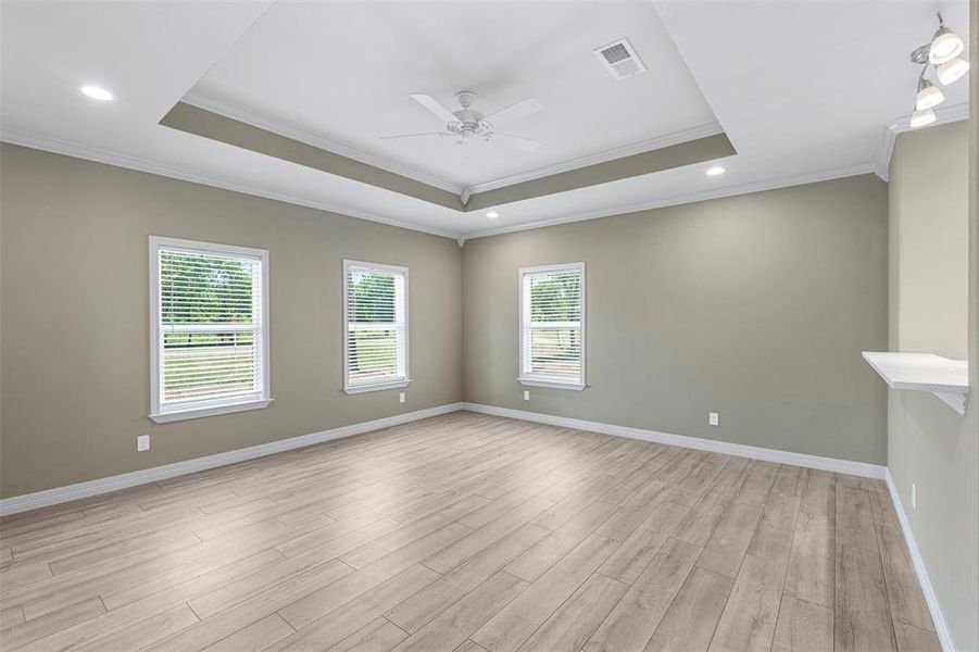 Spacious, unfurnished interior of a new home in , Corsicana (Image 17).