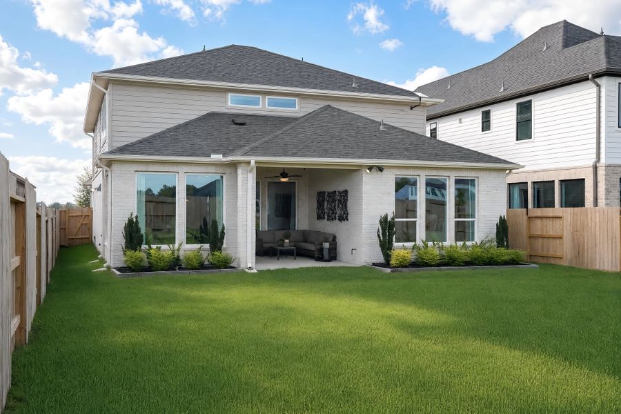 Representative exterior details of a home built from the Paige by Taylor Morrison in Ryehill, Rosenberg (Image 23).