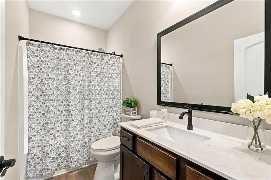 Furnished interior view inside a new home in , Temple (Image 10).