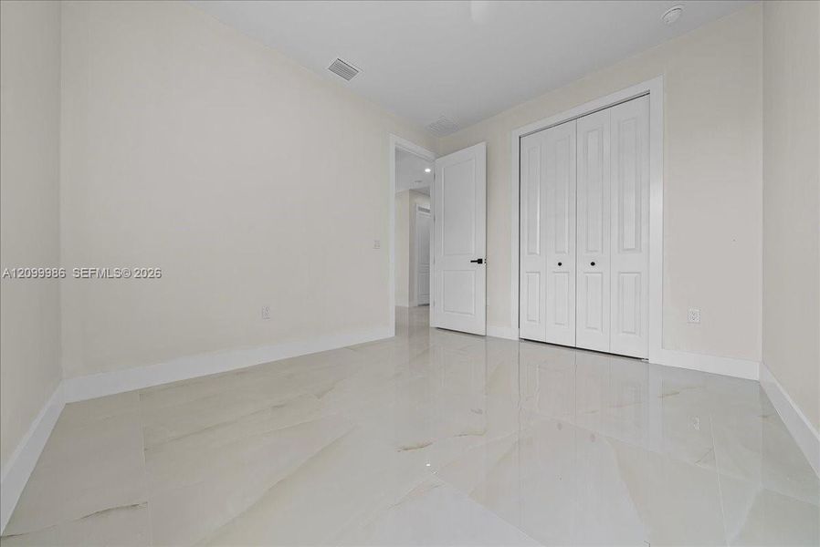 Spacious, unfurnished interior of a new home in , Lehigh Acres (Image 26).