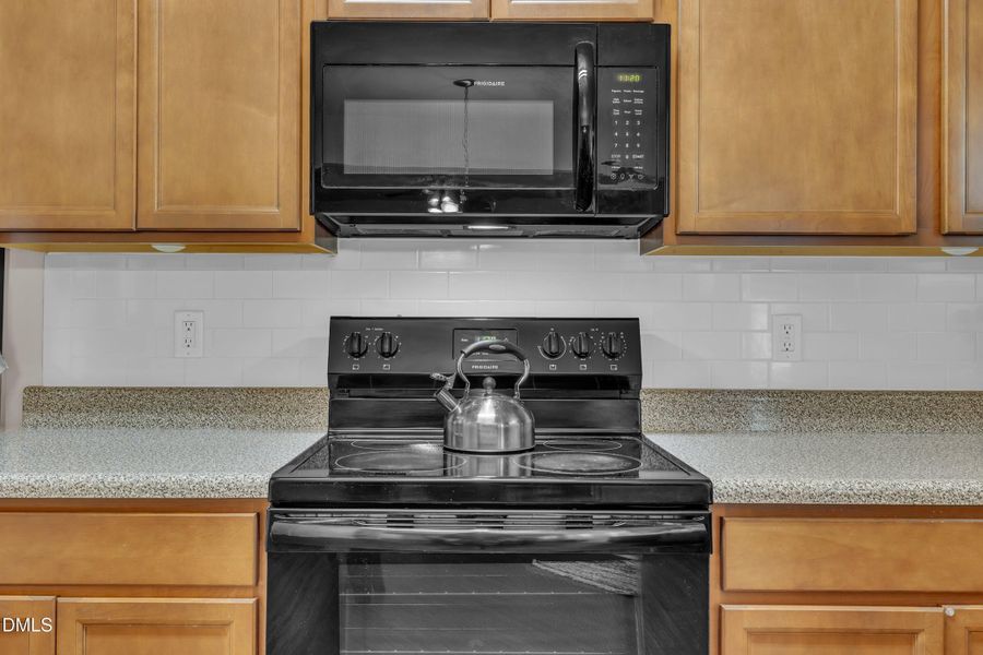 17-111 S Rose Hill Dr-12 17-111 S Rose Hill Dr-12