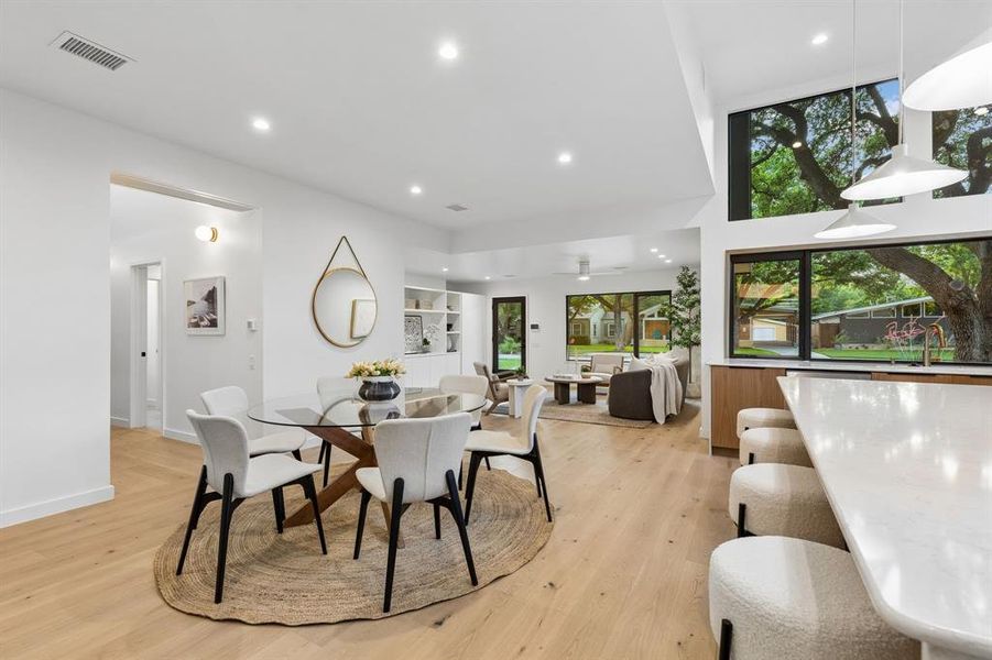 Furnished interior view inside a new home in , Dallas (Image 8).