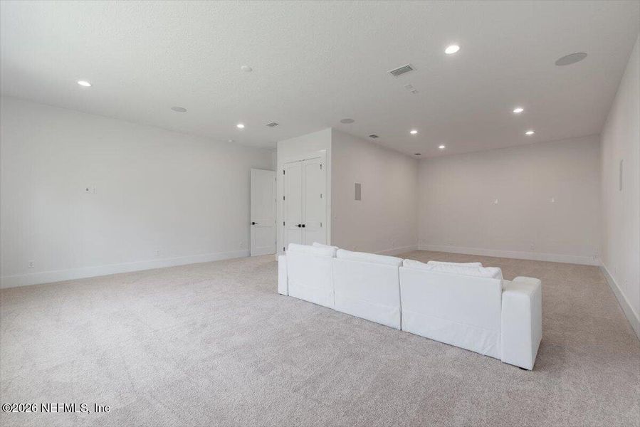 Spacious, unfurnished interior of a new home in Tamaya, Jacksonville (Image 68).