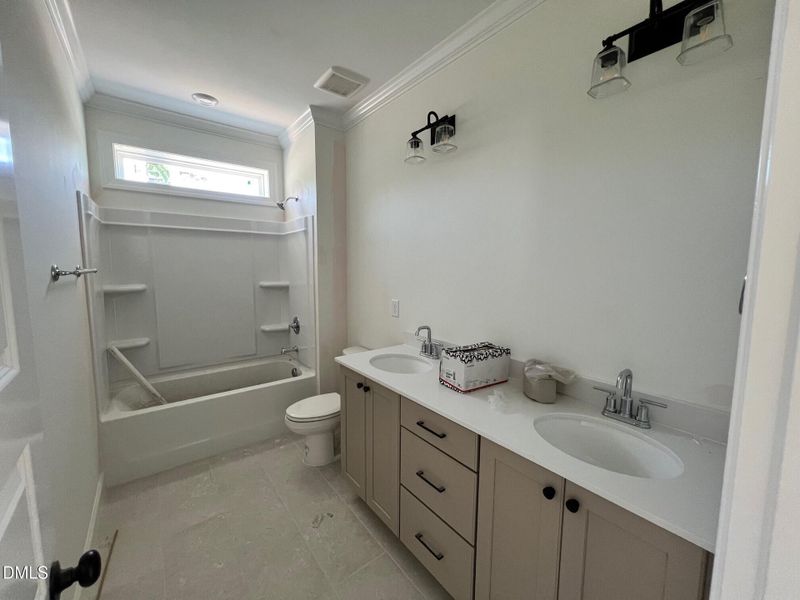 2nd floor hall bath