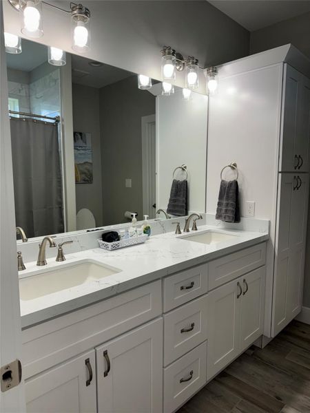 Furnished interior view inside a new home in , Galveston (Image 7).