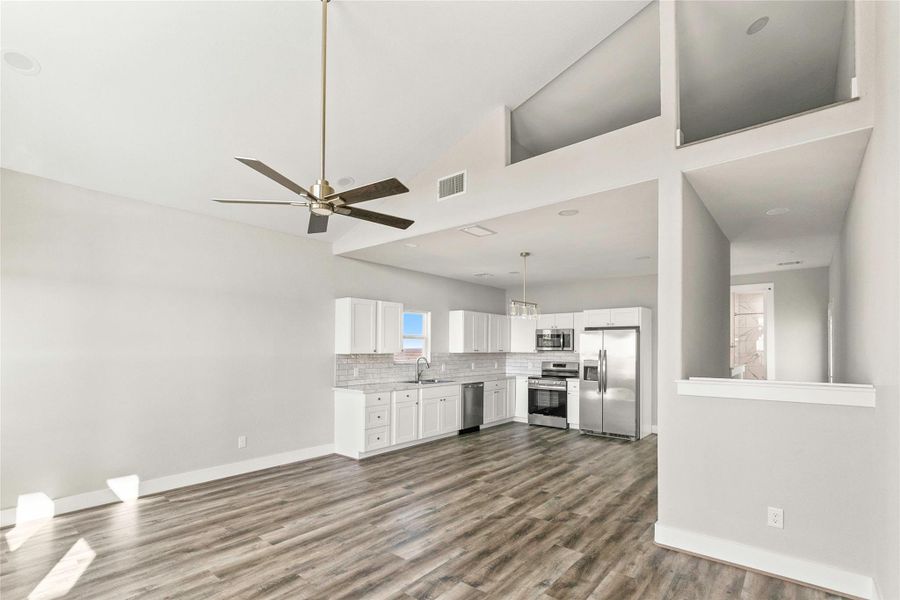 Image 30 of a home in .