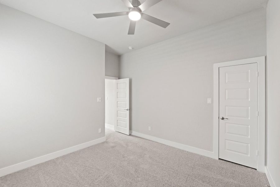 Spacious, unfurnished interior of a new home in Briarwood Crossing, Rosenberg (Image 27).