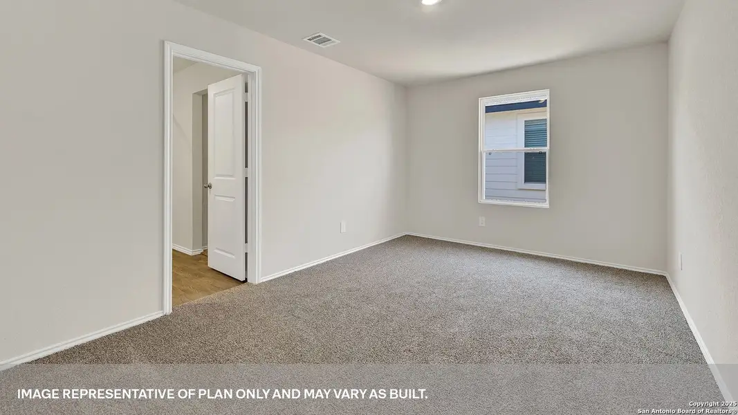 Spacious, unfurnished interior of a new home in Sunset Oaks, Maxwell (Image 8).