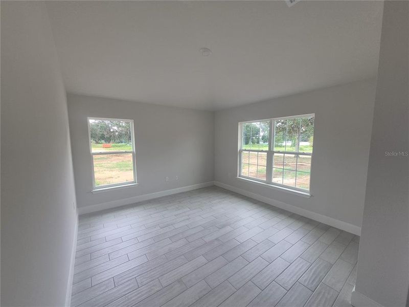 Spacious, unfurnished interior of a new home in Hill Country Estates, Dade City (Image 20).