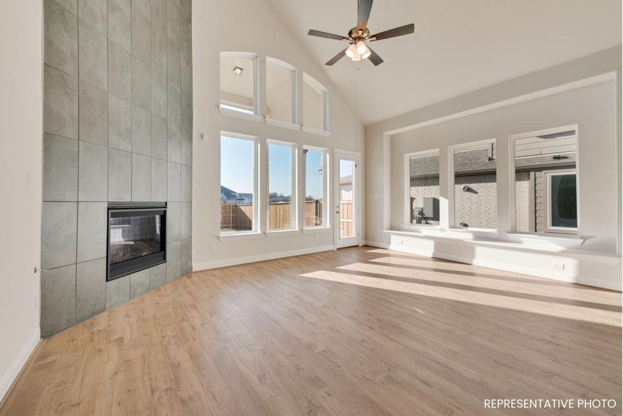 Spacious, unfurnished interior of a new home in Trails at Cottonwood Creek, Rowlett (Image 5).