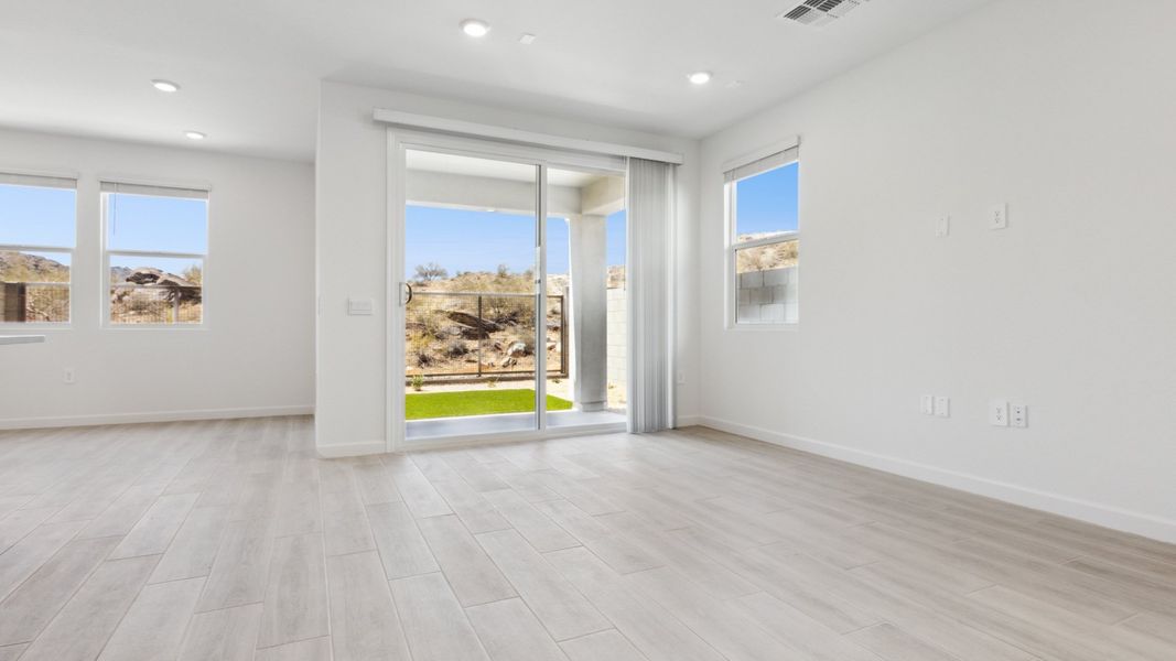 Spacious, unfurnished interior of a new home in Avance, Phoenix (Image 11).