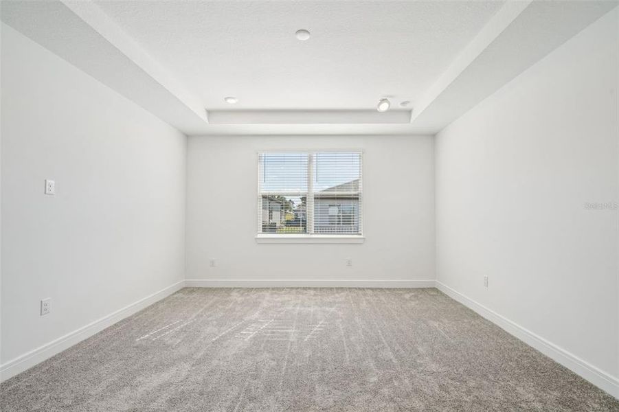 Spacious, unfurnished interior of a new home in Del Webb Stone Creek, Ocala (Image 26).