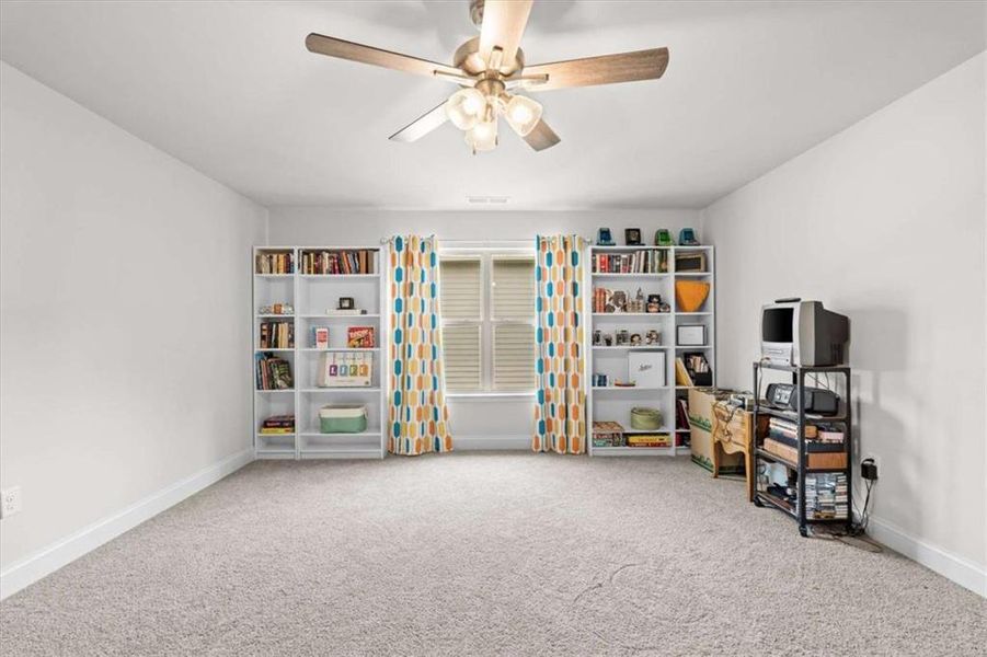 Furnished interior view inside a new home in Saddle Ridge, Bremen (Image 35).