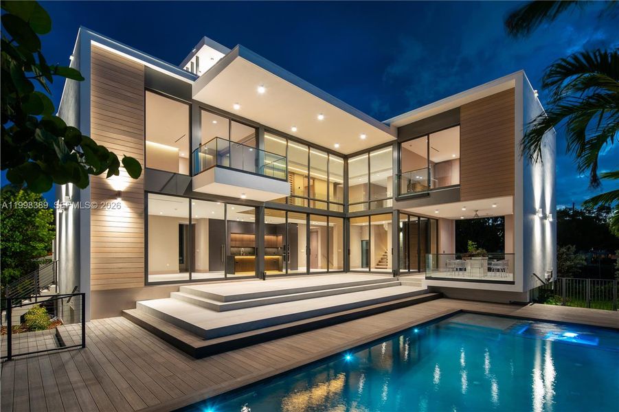 Exterior details and patio area of a home in , Key Biscayne (Image 4).