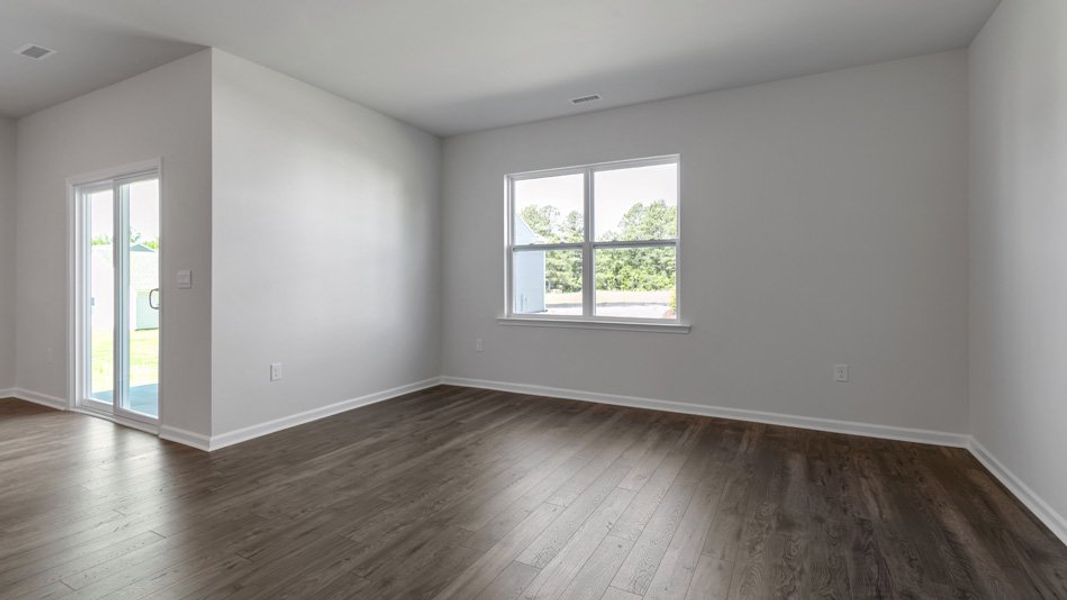 Spacious, unfurnished interior of a new home in Swift Creek Farm, Clayton (Image 15).