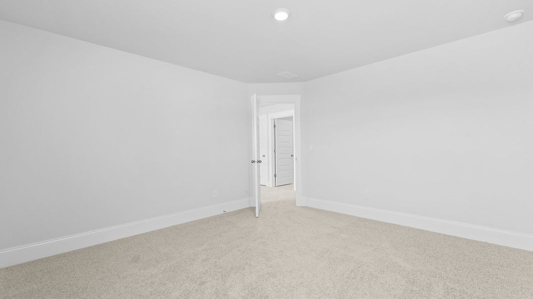 Representative unfurnished interior of a home built from the SPRUCEWOOD by D.R. Horton in Sheep Island, Summerville (Image 29).