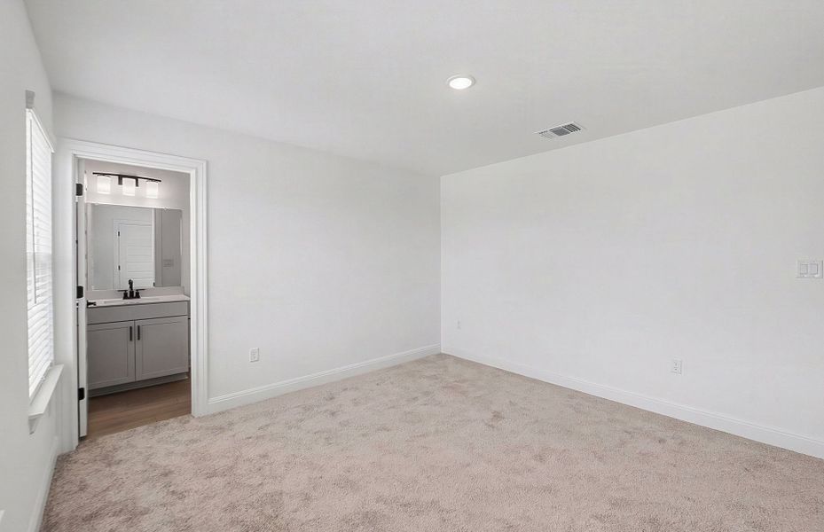 Spacious, unfurnished interior of a new home in River Ranch, Dayton (Image 11).