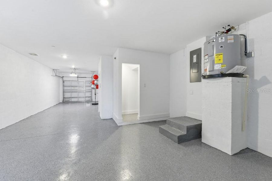 Spacious, unfurnished interior of a new home in Seahaven, Punta Gorda (Image 24).