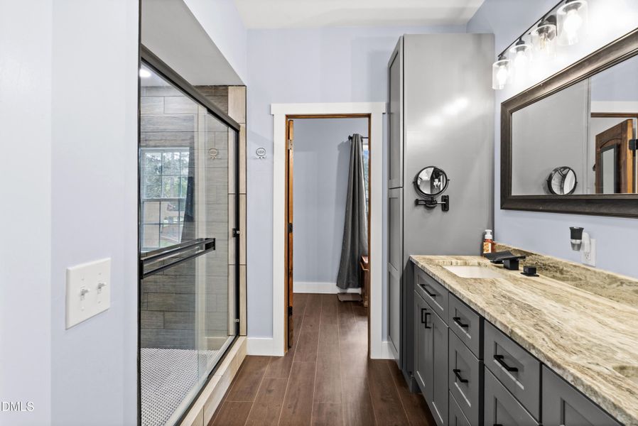 32-DSC04487 32-DSC04487