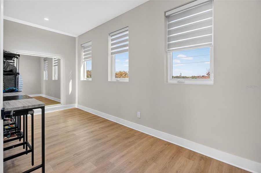 Spacious, unfurnished interior of a new home in , St. Petersburg (Image 20).