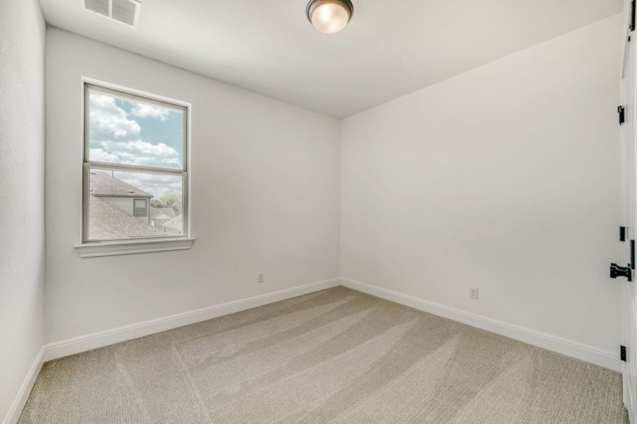 Spacious, unfurnished interior of a new home in The Porch at Du Pre, Buda (Image 16). Spacious, unfurnished interior of a new home in The Porch at Du Pre, Buda (Image 16).