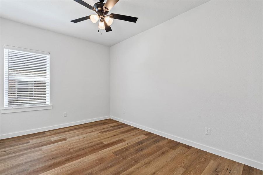 Spacious, unfurnished interior of a new home in , Celeste (Image 22).