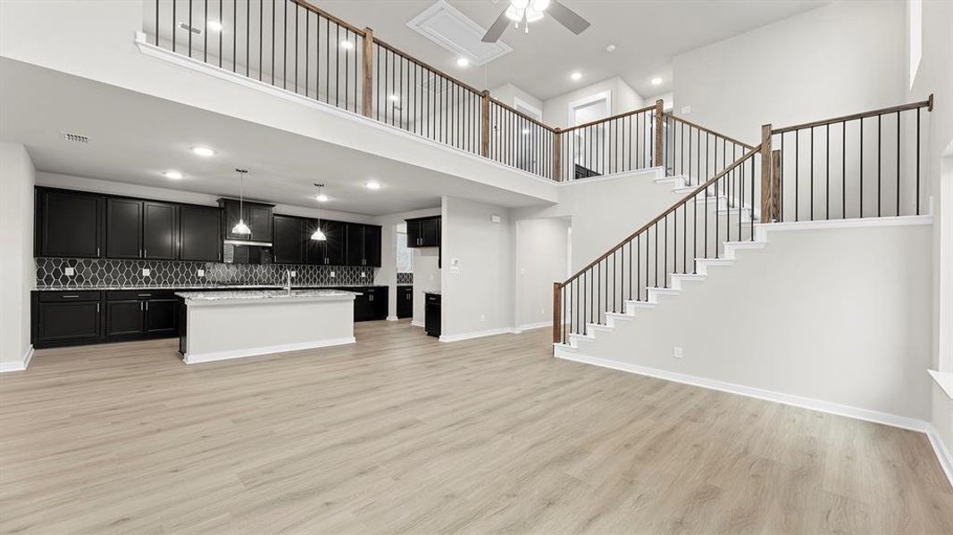 08. 1432 Waterford - Family (2)