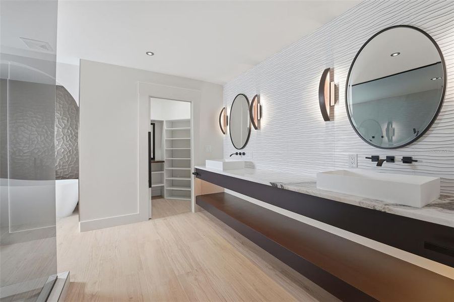 Furnished interior view inside a new home in , Englewood (Image 20).