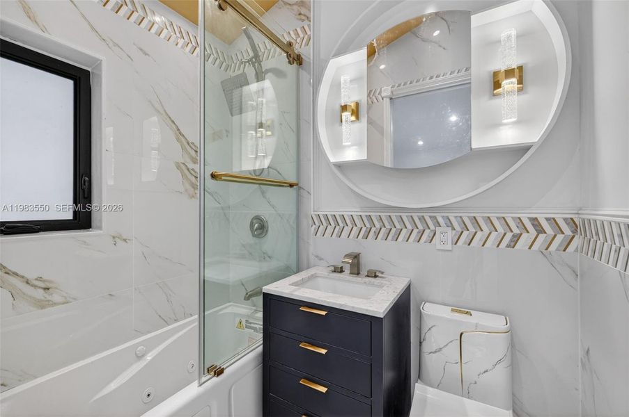 Furnished interior view inside a new home in , Biscayne Park (Image 81).